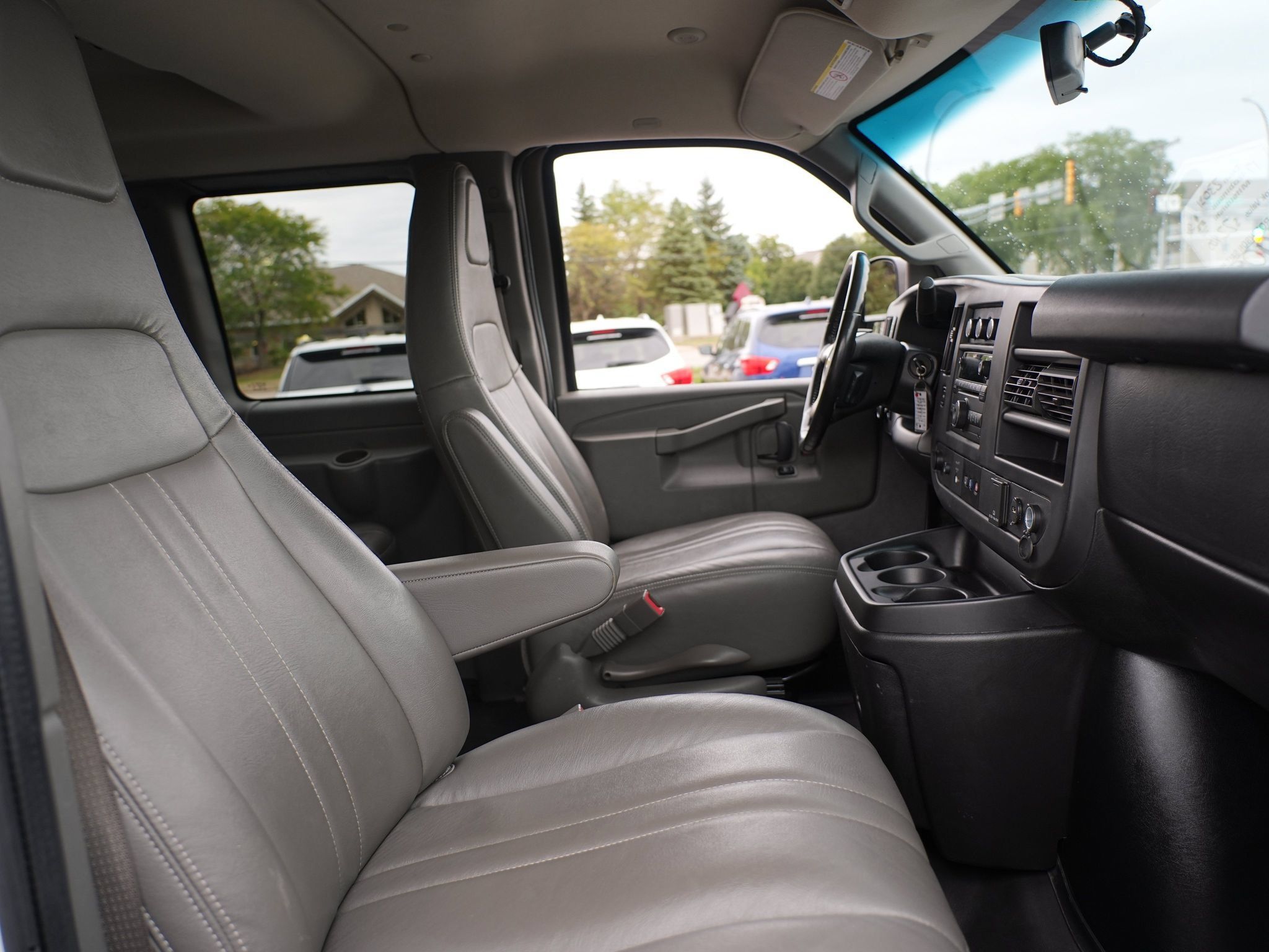 Used 2017 Chevrolet Express 2500 LS RWD image 25