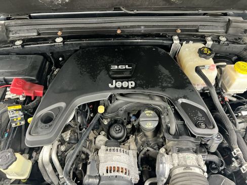 Used 2020 Jeep Gladiator Sport w/ Quick Order Package 24S AWD/4WD image 24