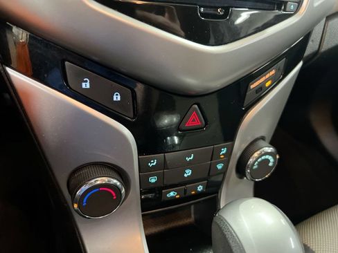 Used 2014 Chevrolet Cruze LS FWD image 15