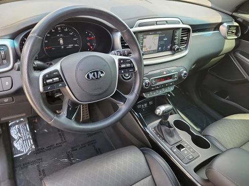 Used 2019 Kia Sorento SX image 11