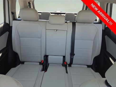 Used 2018 Volkswagen Tiguan SE w/ Panoramic Sunroof Package FWD image 25