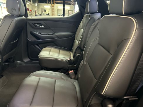 Used 2023 Chevrolet Traverse Premier AWD/4WD image 5