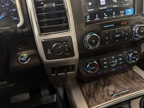 Used 2019 Ford F250 Lariat w/ Lariat Ultimate Package AWD/4WD image 20