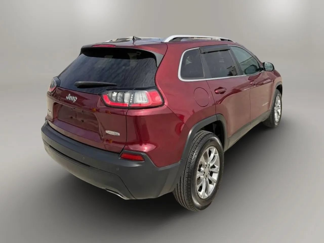 Used 2019 Jeep Cherokee Latitude Plus w/ Cold Weather Group AWD/4WD image 7