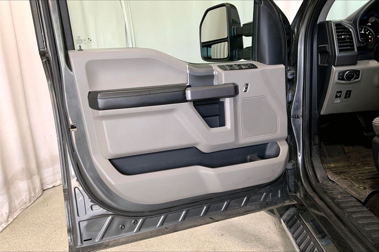 Used 2020 Ford F150 XLT w/ Equipment Group 302A Luxury AWD/4WD image 21