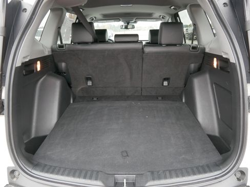 Used 2018 Honda CR-V Touring image 18