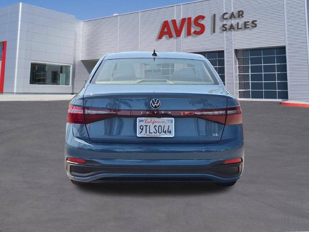 Used 2025 Volkswagen Jetta SE FWD image 7