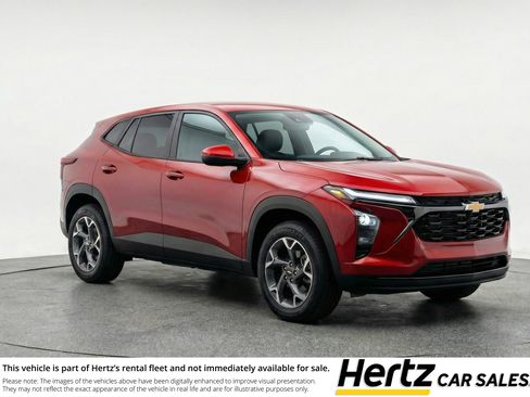 Used 2025 Chevrolet Trax LT FWD image 1