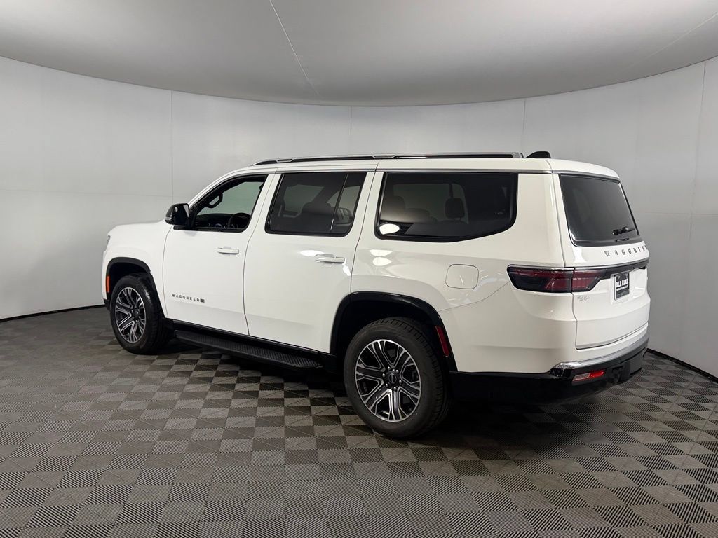 Used 2025 Jeep Wagoneer 4WD image 10