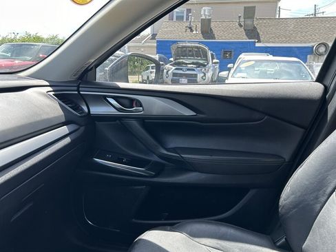 Used 2018 MAZDA CX-9 Touring w/ Touring Premium Package AWD/4WD image 13