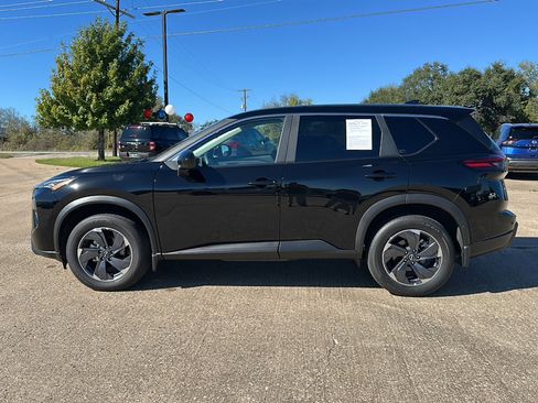 Certified 2025 Nissan Rogue SV image 5