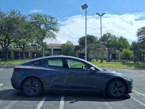 Used 2023 Tesla Model 3 Standard Range RWD image 2