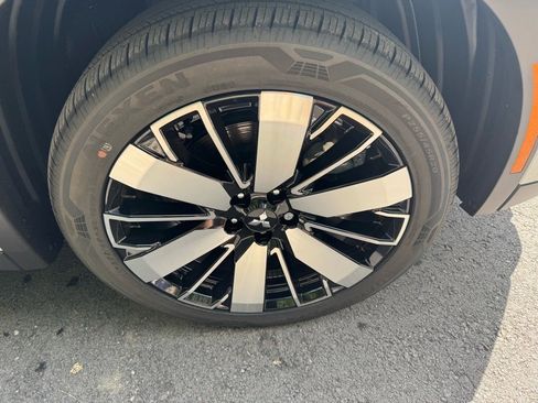 New 2025 Mitsubishi Outlander SE image 9