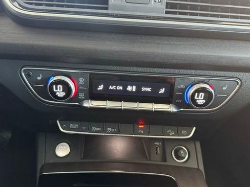 Used 2024 Audi Q5 2.0T Premium w/ Convenience Package image 15