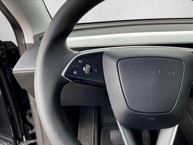 Used 2026 Tesla Model Y 2WD image 17