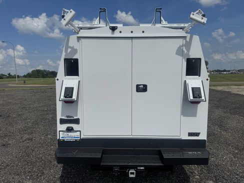 New 2025 Chevrolet Express 3500 w/ Power Convenience Package image 4