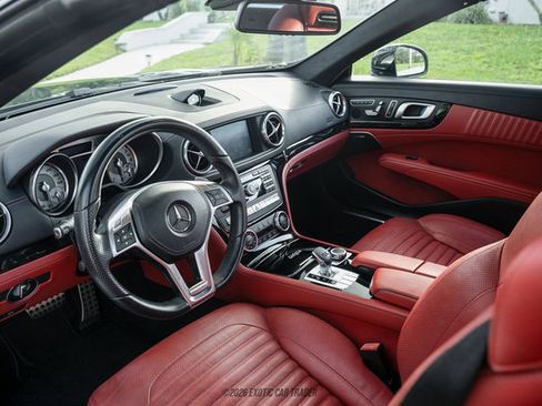 Used 2016 Mercedes-Benz SL 550 image 28