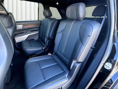 Used 2026 Cadillac Vistiq Sport image 19