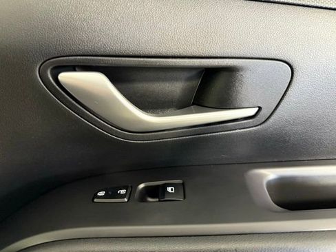 Used 2024 Hyundai Tucson SE image 34