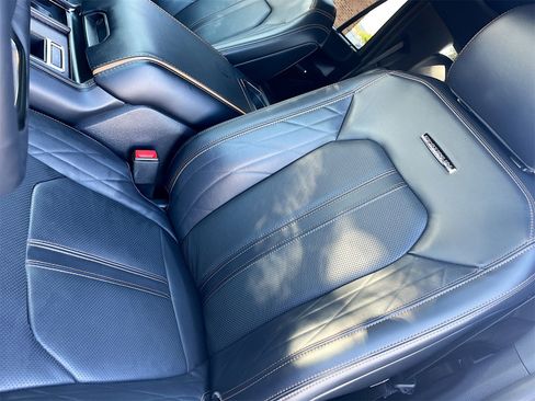 Used 2024 Ford Expedition Platinum image 20