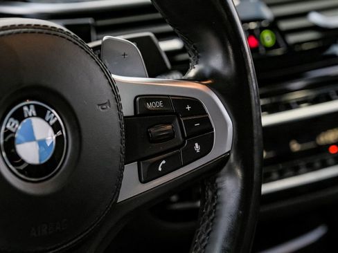 Used 2018 BMW 540i xDrive w/ M Sport Package image 16