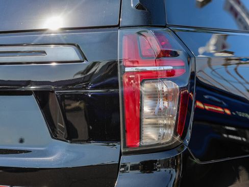 Used 2022 Chevrolet Suburban RST w/ Luxury Package AWD/4WD image 28