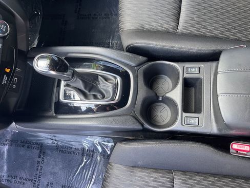 Used 2018 Nissan Rogue SV image 15