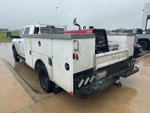 Used 2022 RAM 3500 Tradesman w/ Chrome Appearance Group AWD/4WD image 4