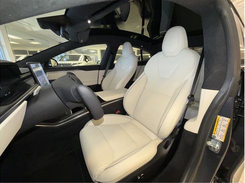 Used 2021 Tesla Model S Plaid image 19