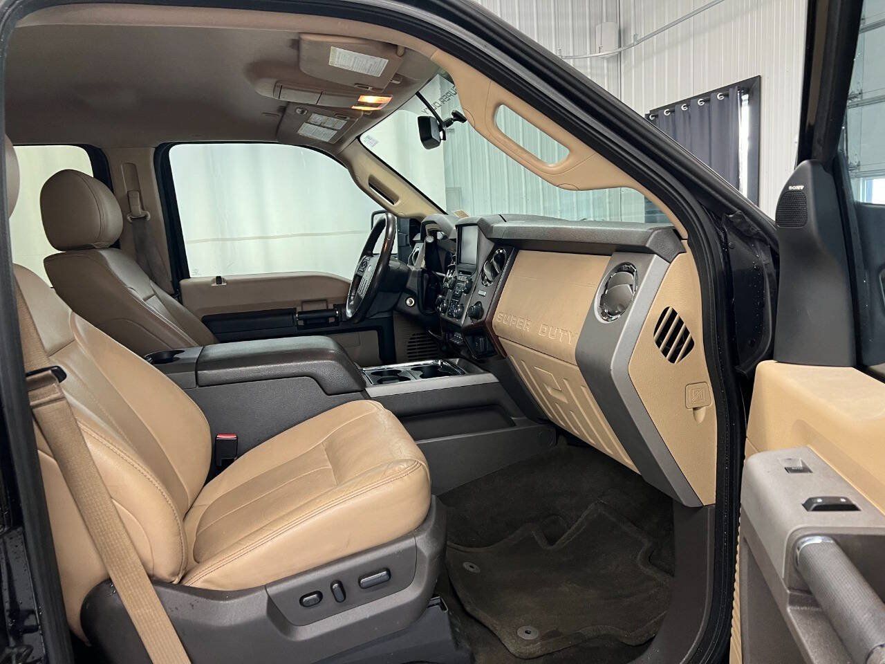 Used 2016 Ford F250 Lariat w/ Lariat Interior Package AWD/4WD image 11