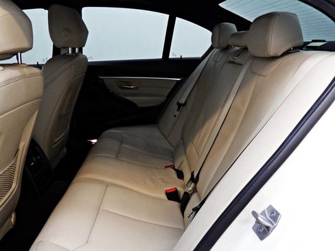 Used 2017 BMW 330i Sedan RWD image 10