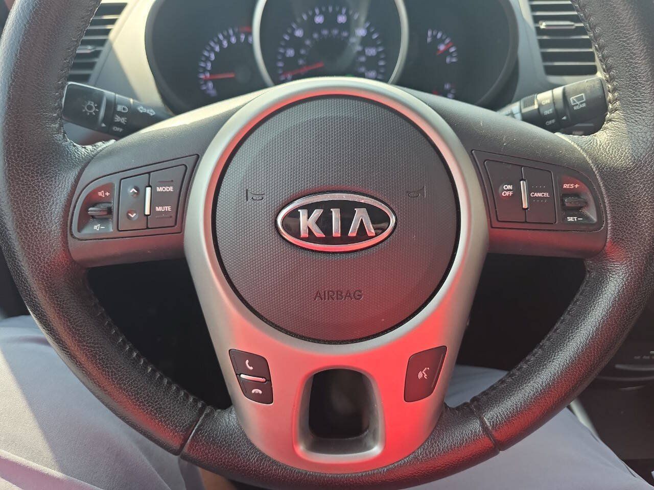 Used 2012 Kia Soul + FWD image 27