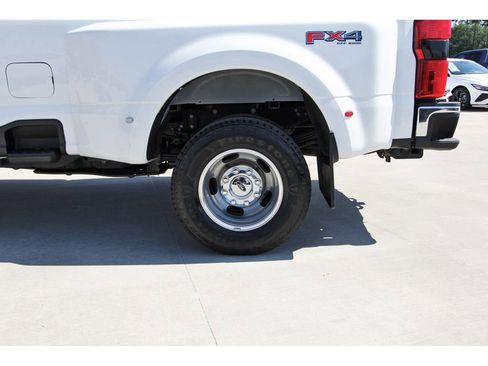 Used 2025 Ford F350 Lariat AWD/4WD image 30