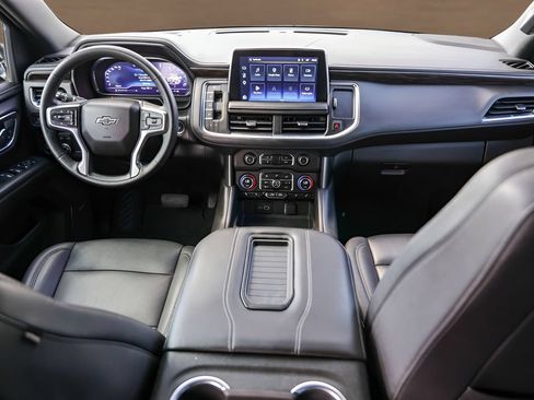 Used 2023 Chevrolet Suburban Z71 w/ Luxury Package AWD/4WD image 27