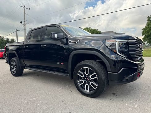 Used 2025 GMC Sierra 1500 AT4 w/ AT4 Premium Package AWD/4WD image 3