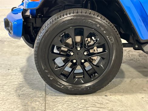 Used 2022 Jeep Gladiator Overland image 11