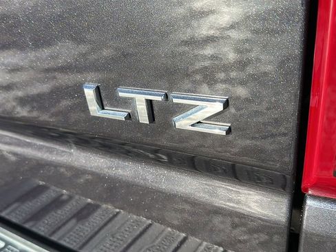 Used 2022 Chevrolet Silverado 1500 LTZ image 12