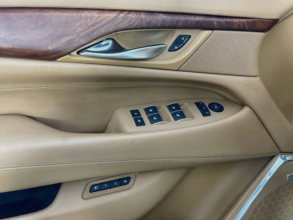 Used 2017 Cadillac Escalade ESV Platinum AWD/4WD image 20