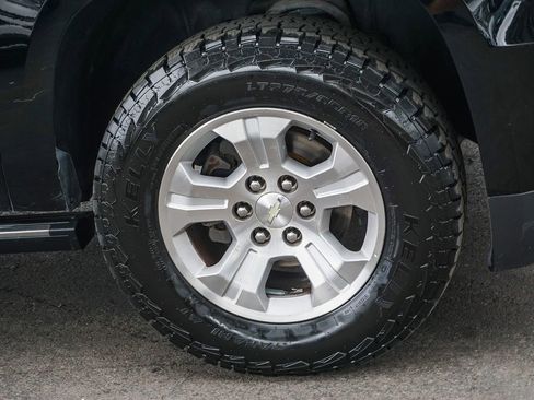 Used 2018 Chevrolet Suburban Premier AWD/4WD image 10