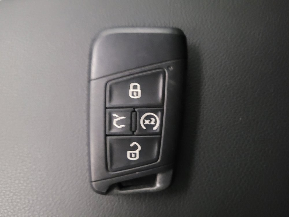 Used 2023 Volkswagen Tiguan SE FWD image 32