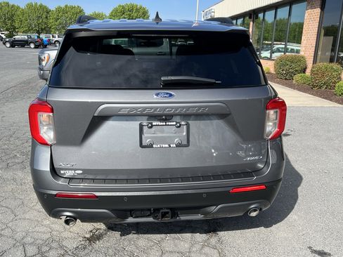 Used 2023 Ford Explorer XLT w/ Equipment Group 202A AWD/4WD image 12