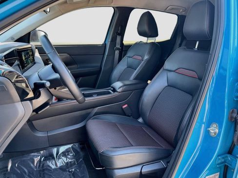 Used 2025 Nissan Kicks SR FWD image 15