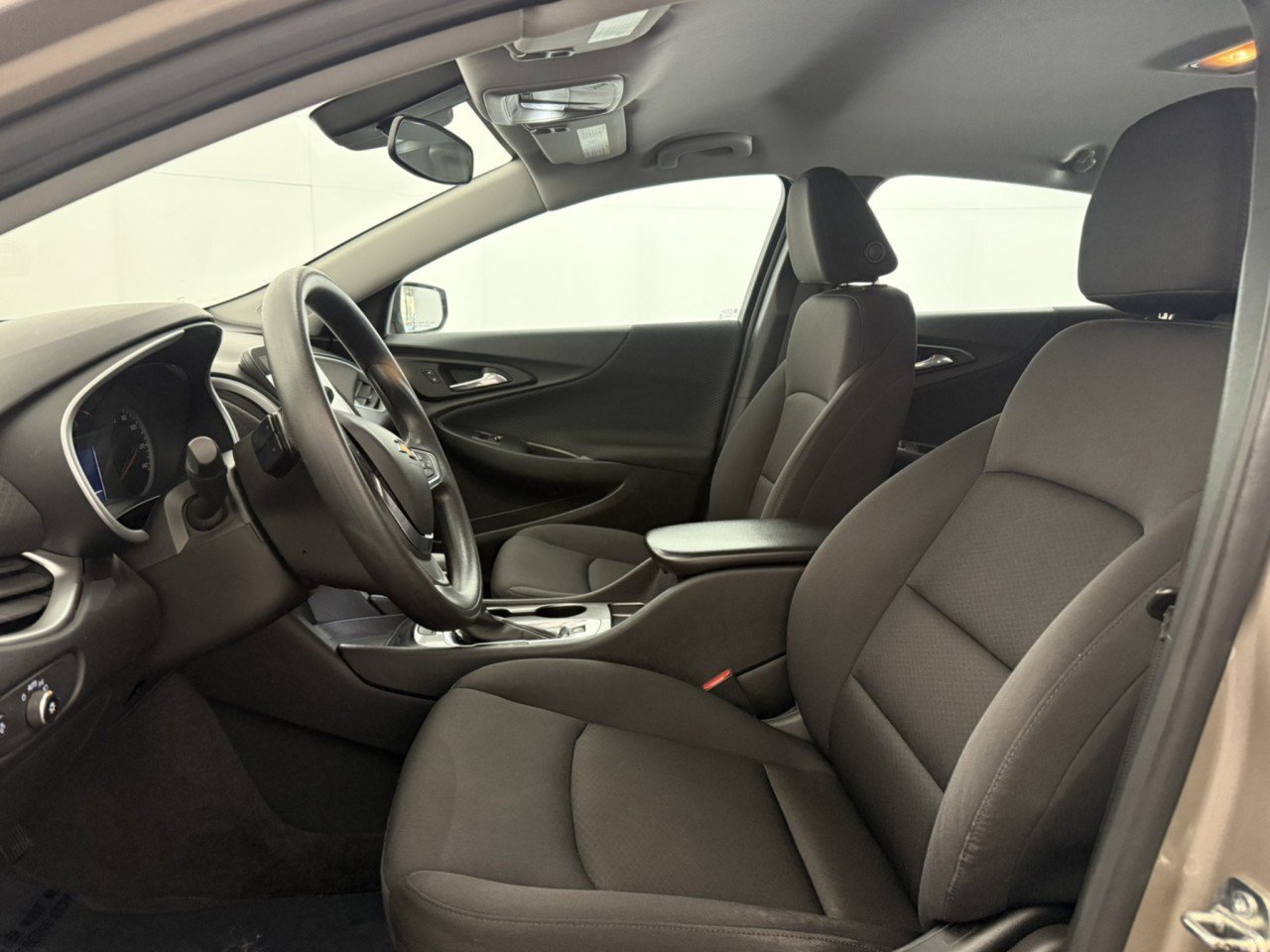 Used 2023 Chevrolet Malibu LS FWD image 14