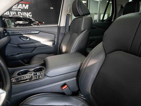 Used 2023 Honda Pilot Elite image 10