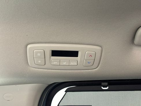 Used 2023 Kia Carnival EX FWD image 25