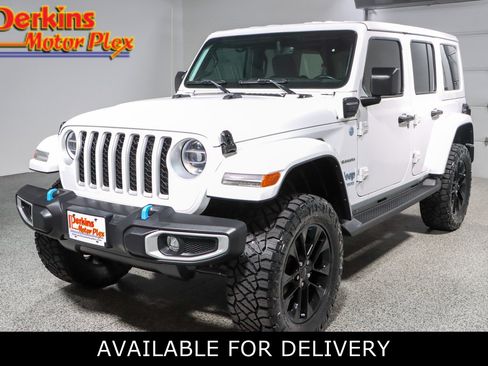 Used 2022 Jeep Wrangler Unlimited Sahara w/ Cold Weather Group AWD/4WD image 1