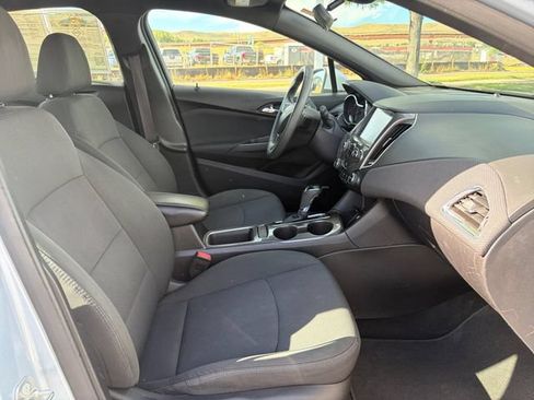 Used 2017 Chevrolet Cruze LT w/ Sun And Sound Package FWD image 19