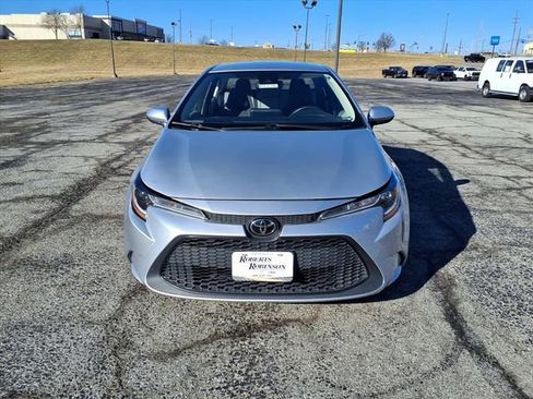 Used 2022 Toyota Corolla LE image 5