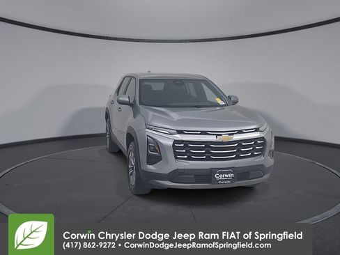 Used 2025 Chevrolet Equinox LT image 4