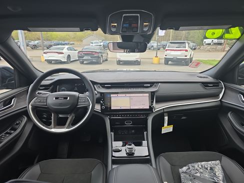 New 2026 Jeep Grand Cherokee Altitude AWD/4WD image 15